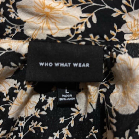 WHO WHAT WEAR Women's Key Hole Neck, Long Sleeve Blouse, Size L - Picture 4 of 4